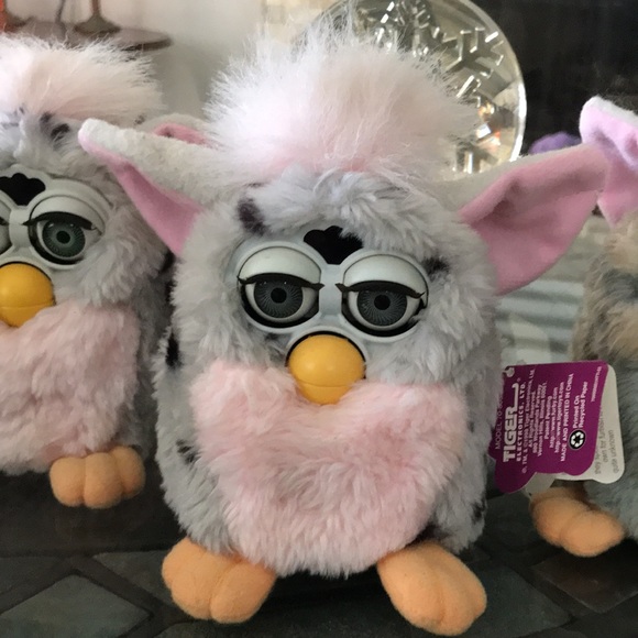 FURBY’S 1998 THE ORIGINAL INTERACTIVE TOYS THEY WILL INTERACT W/YOU & EACH OTHER - Picture 3 of 7